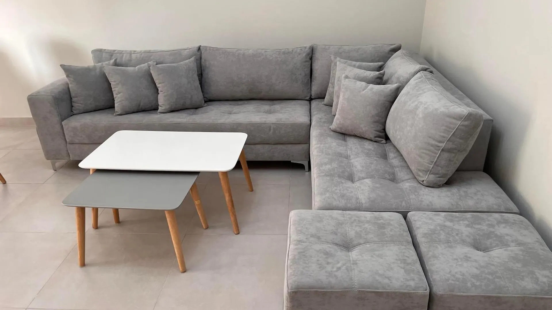 Beautiful Beachside Apartment Durres