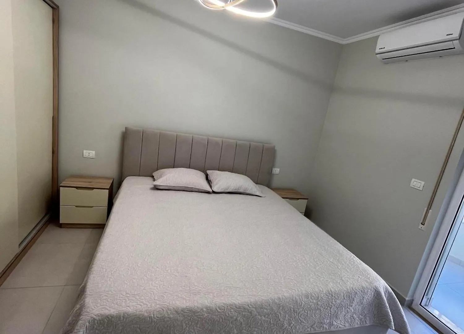 Beautiful Beachside Apartment Durres